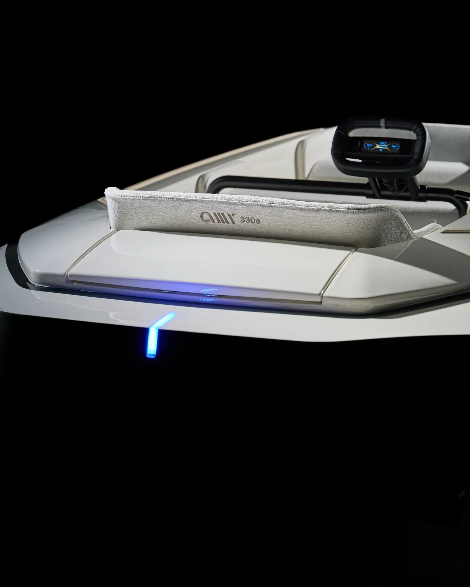 Dettaglio dei sedili e della console AMY 330e
